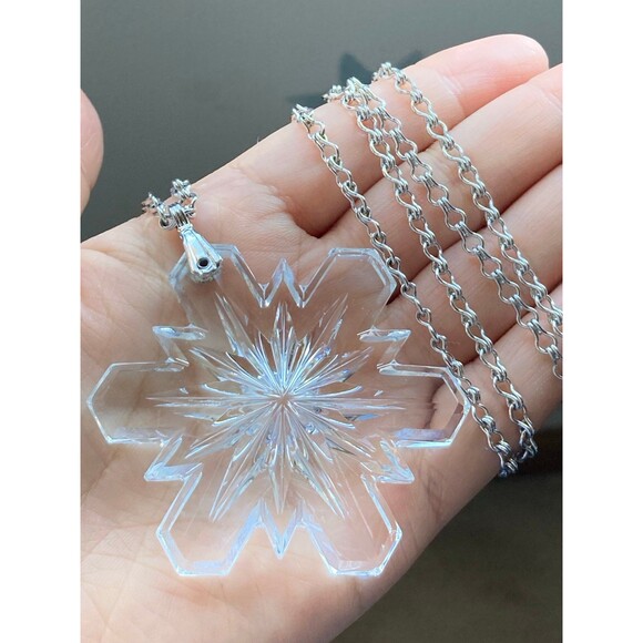 Designer Les Bernard crystal Christmas snowflake Pendant Necklace - Picture 2 of 5